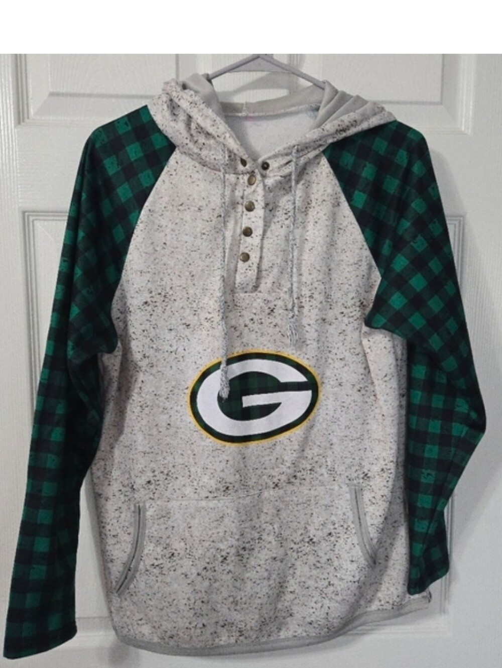 Green Bay Packers Hoodie with Green Plaid Sleeves Athketic Sporty NFL Football - Picture 8 of 8